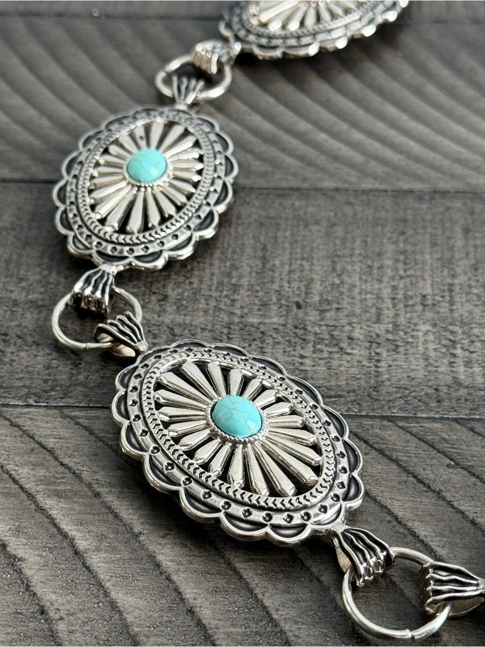 Women’s Oval Turquoise Concho Chain Belt